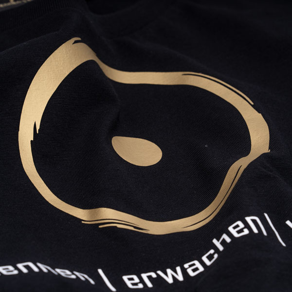 Frauen-T-Shirt im Zeichen der Wahrheit - Bio-Qualität - Schwarz