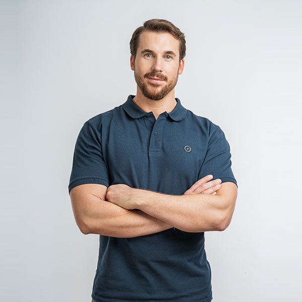 Polo-Shirt mit hochwertiger Stickerei - Blau