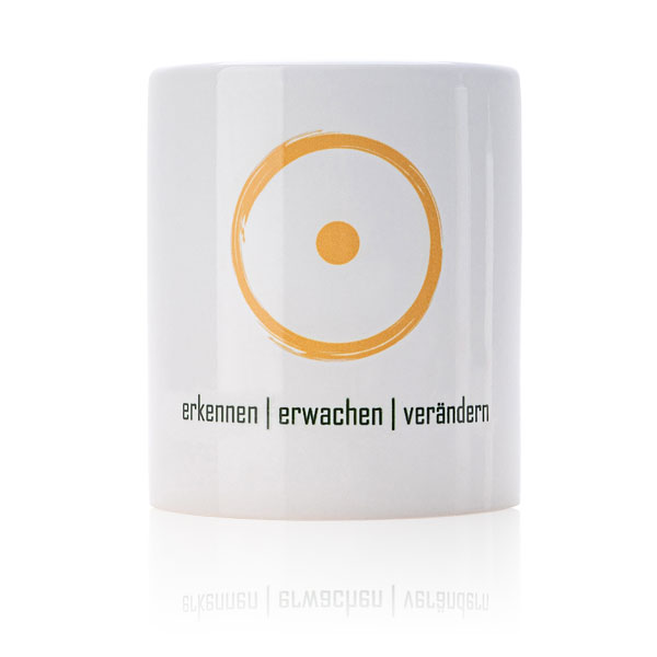 Kaffeetasse im Zeichen der Wahrheit